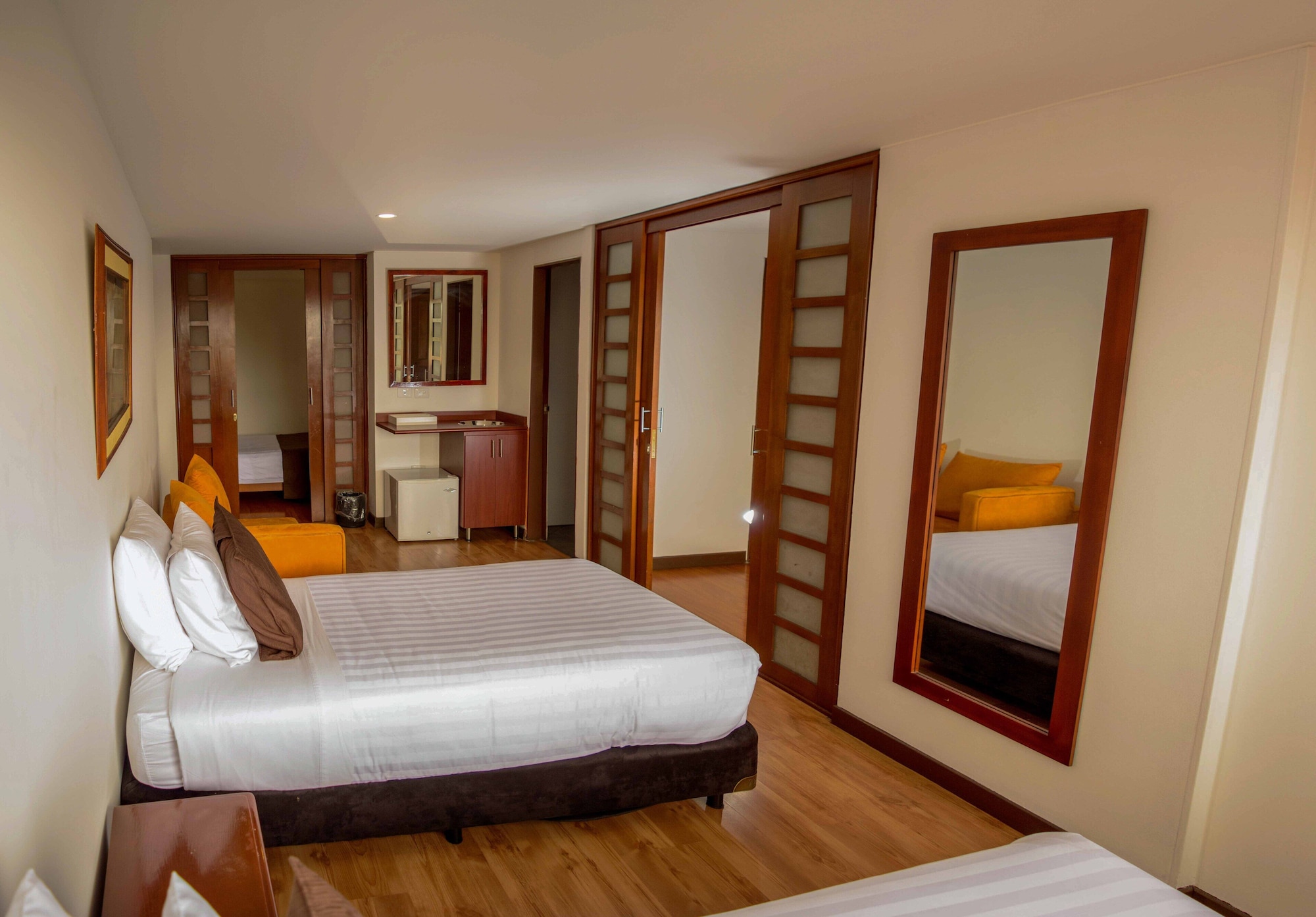 Standard, Triple, Confort 80 Zona Rosa Hotel 3/10