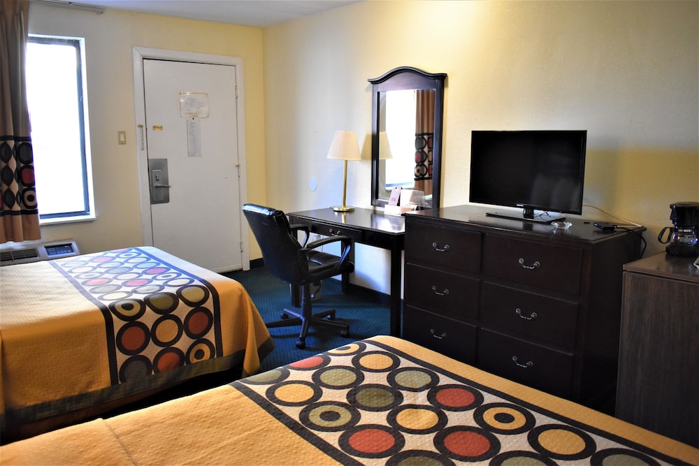 Super 8 by Wyndham Atlantic City NJ 2/21