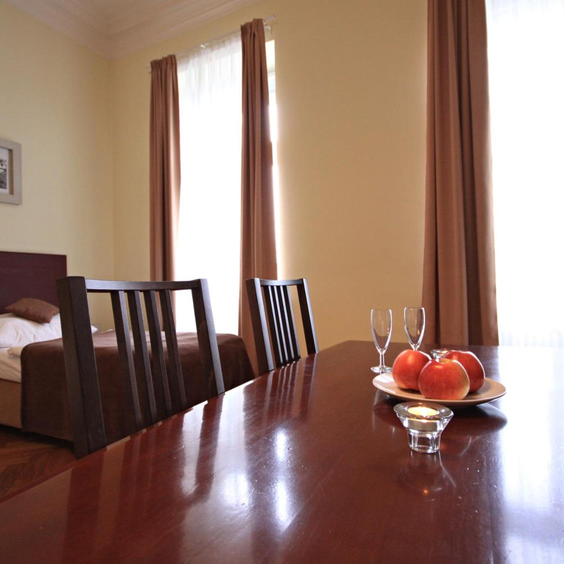 Riverview Palace Apartments 44/54