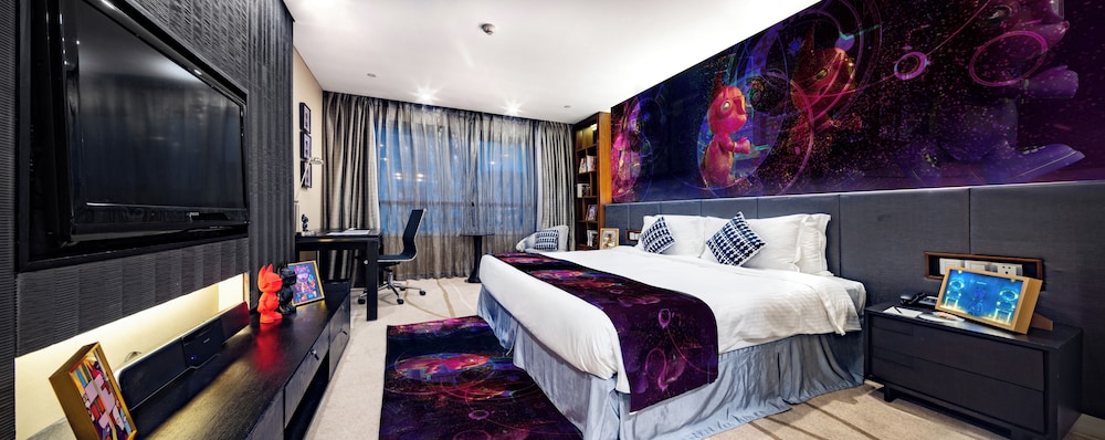 Art, Executive, Studio, King Bed