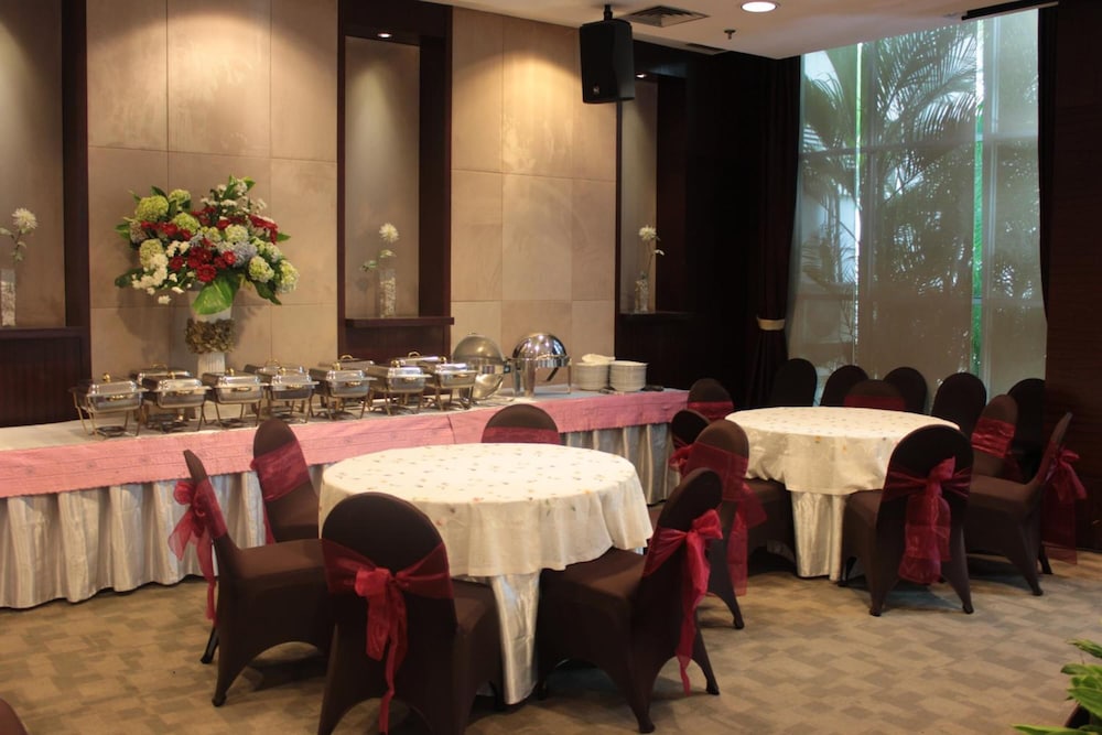 Hotel President Executive Club - Jababeka Cikarang 19/23