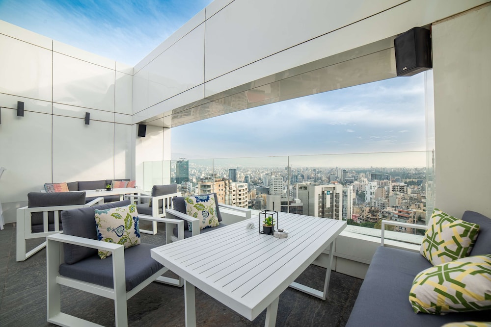 Royal Tulip Achrafieh 50/69