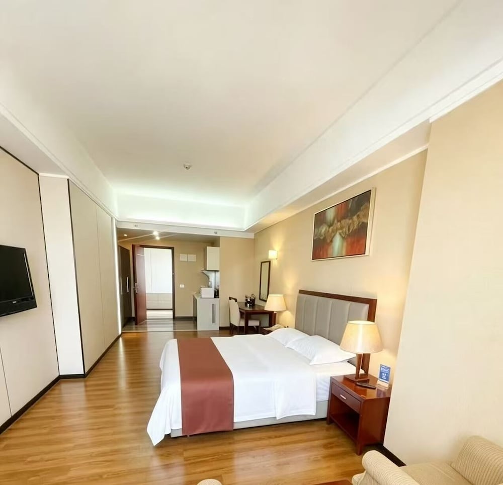 Special, Queen Bed