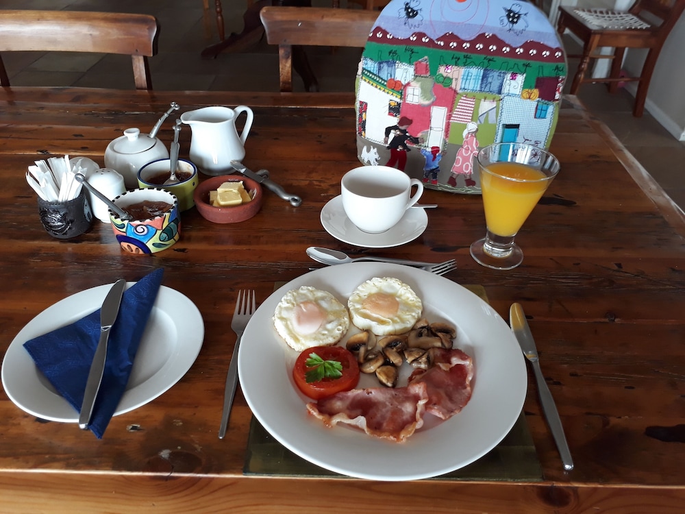 Moonglow Guest House 16/21