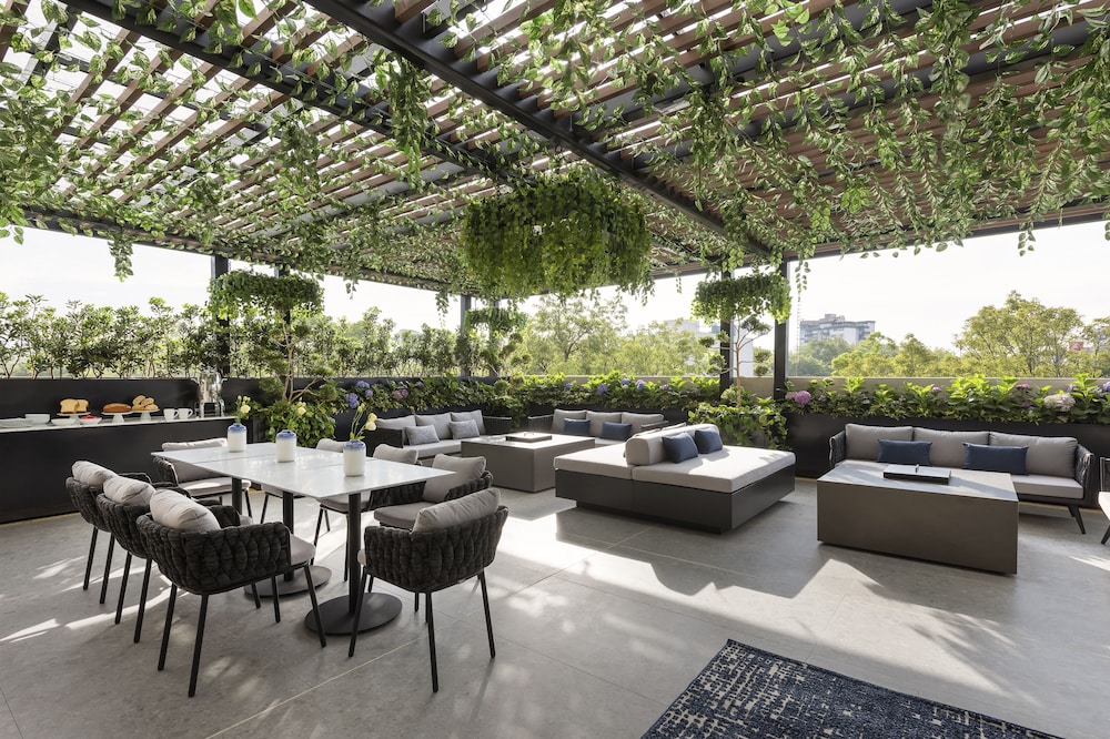 THE AMSTERDAM LUXURY PLUS BY VIADORA 23/44