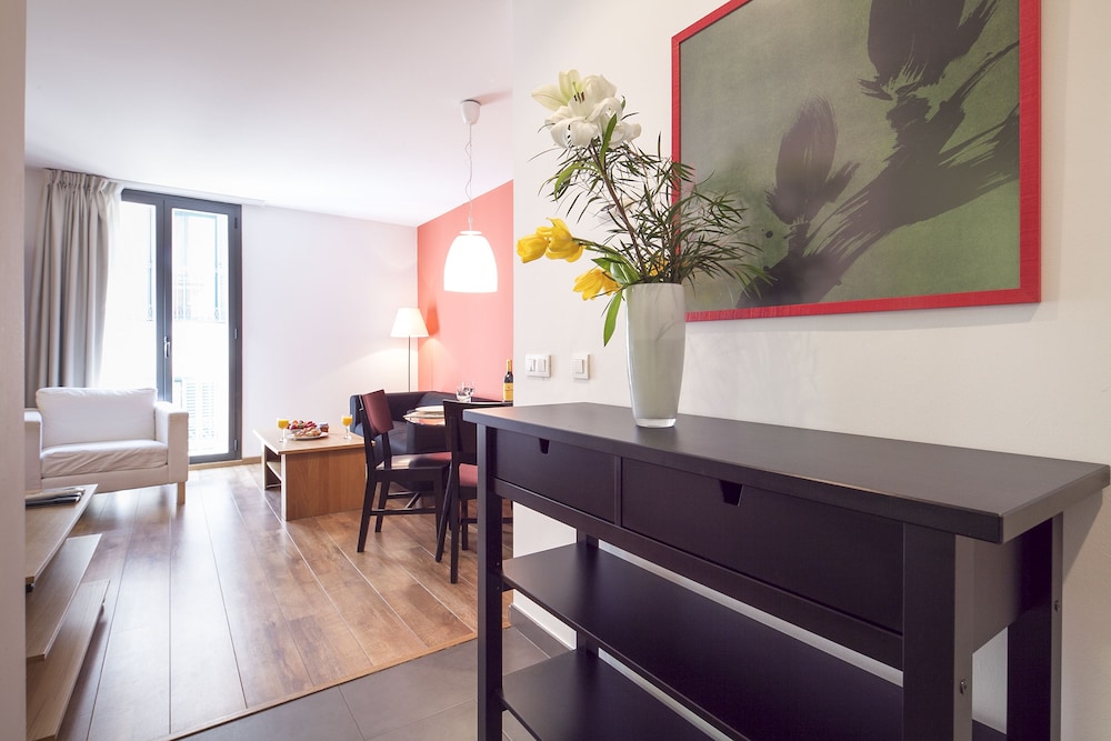 Inside Barcelona Apartments Sants 81/99