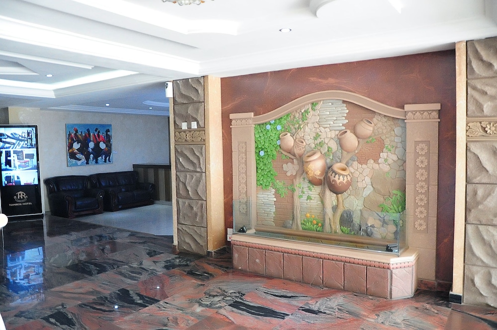 Tomreik Hotel 8/55