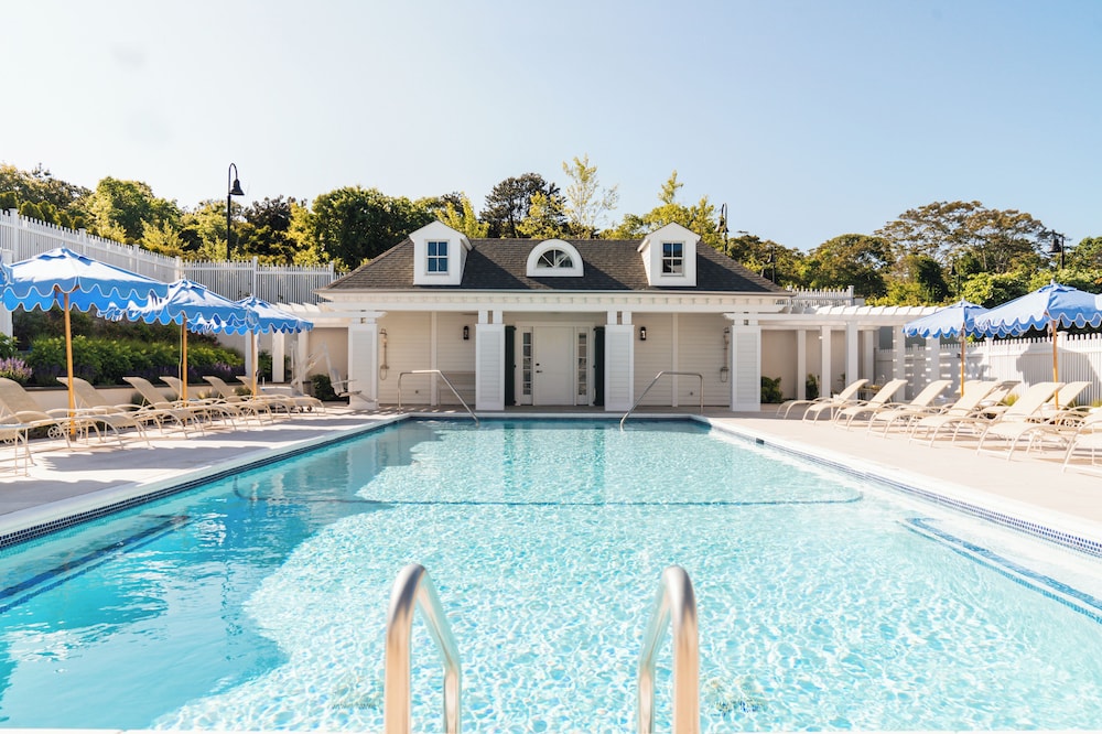 Canoe Place Inn & Cottages 27/50