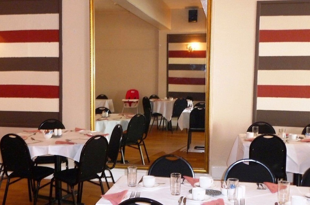 OYO Esplanade Hotel 28/35