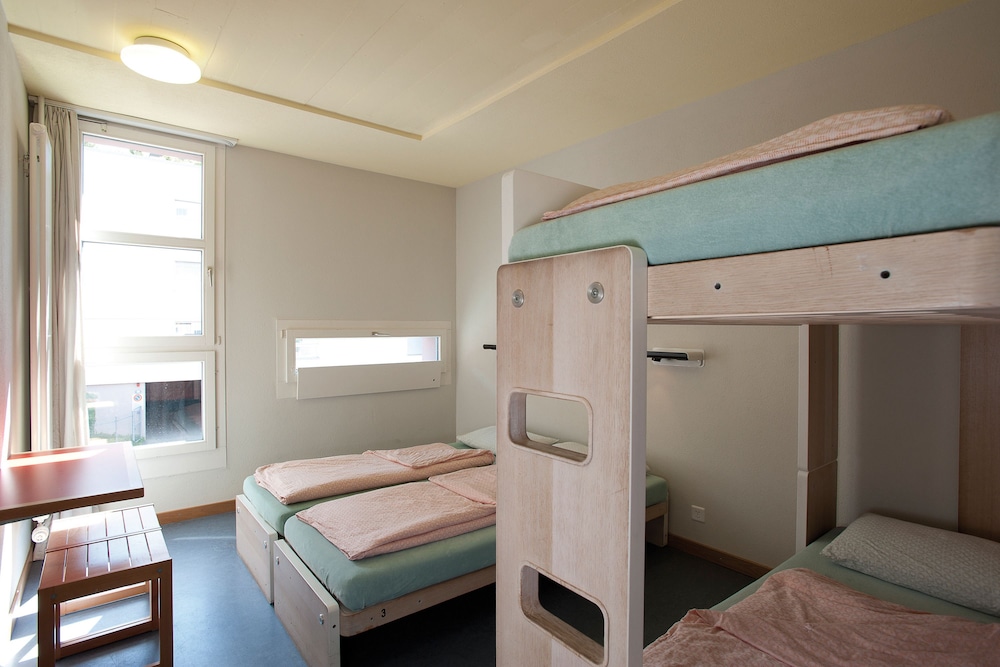Zurich Youth Hostel 13/61