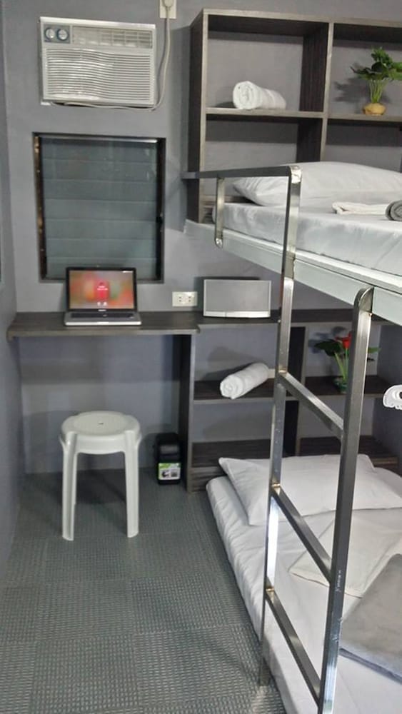 Ervoruto Hostel Makati 10/28