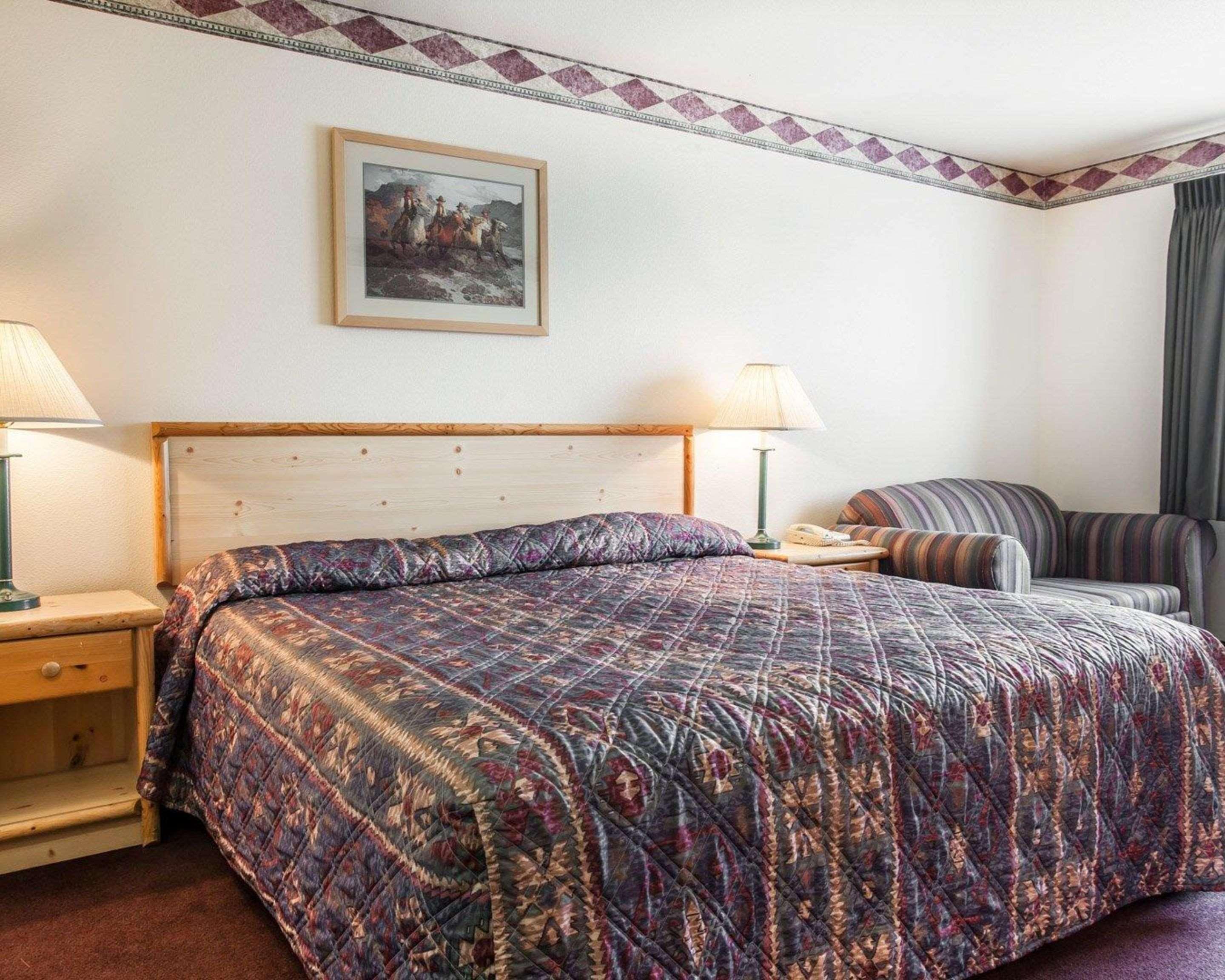 ROOM, KING BED, ACCESSIBLE