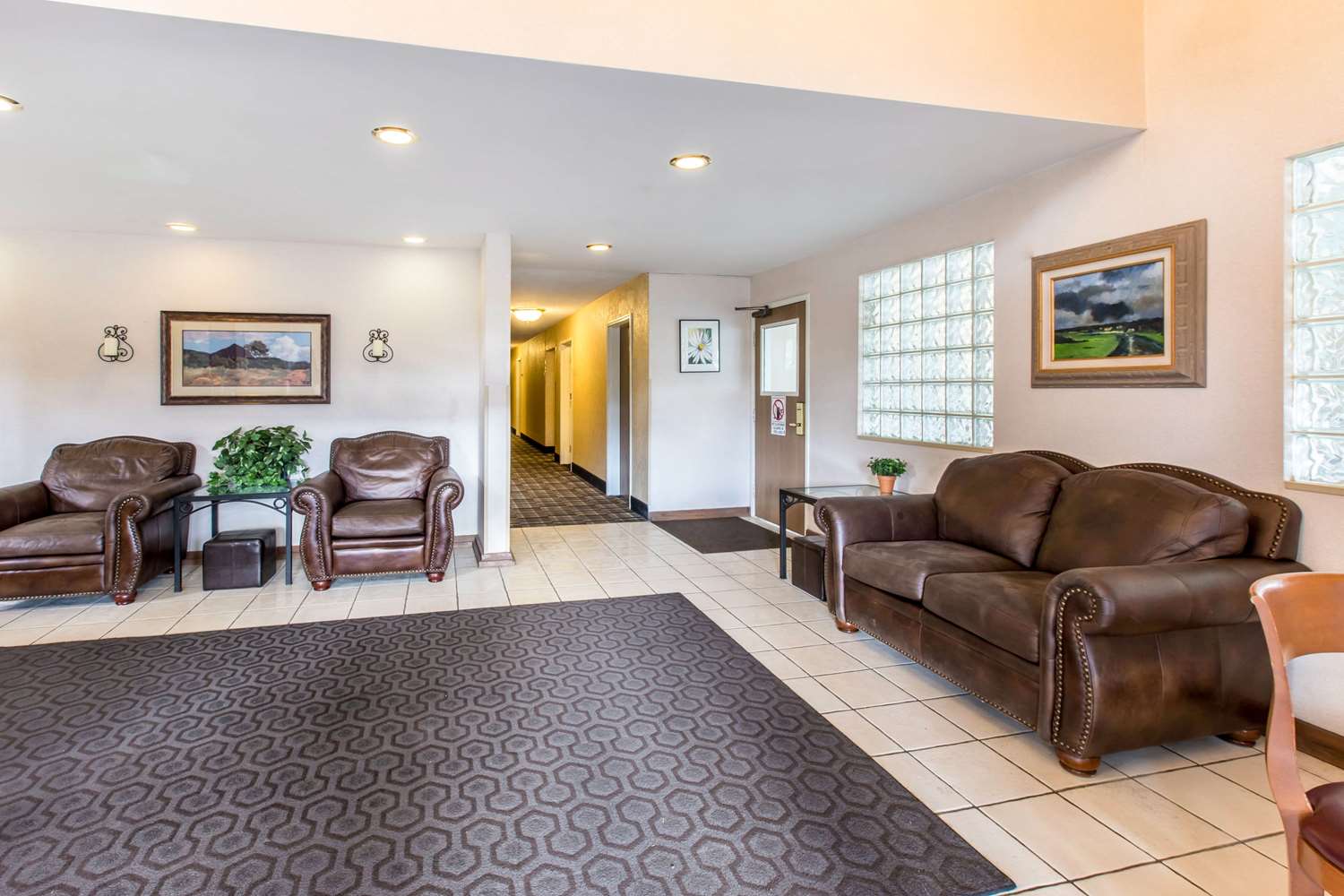 Quality Inn & Suites Silverthorne - Copper Mountain 8/21