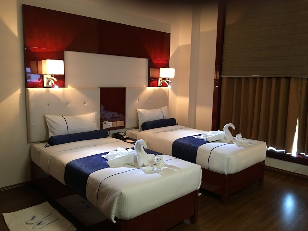 Golden Tulip Headington Ruwi Hotel 29/80