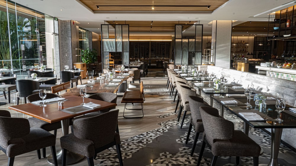 Sheraton Hanoi West 57/71