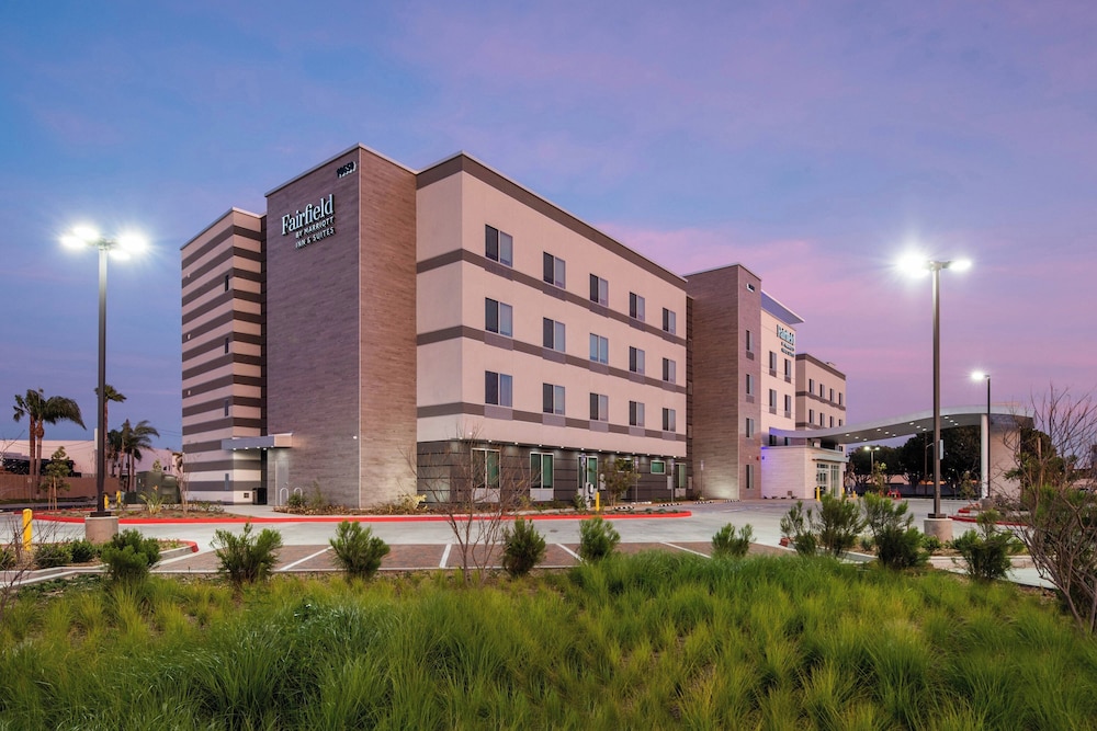 Fairfield Inn & Suites by Marriott Anaheim Los Alamitos 6/46