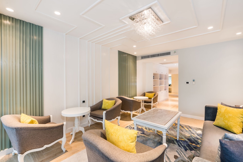 Royal Wing Suites Spa 56/82