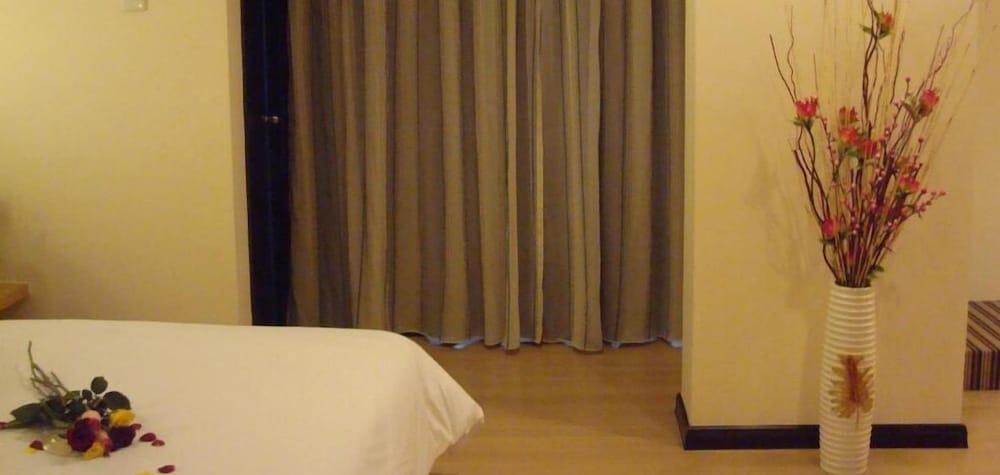 De Garden Hotel 8/40
