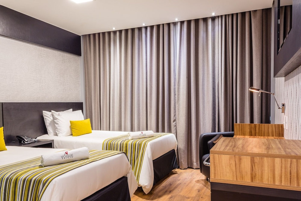 Vogue Hotel 25/60