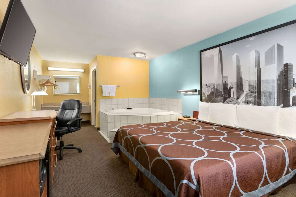 Super 8 by Wyndham Findlay 19/34