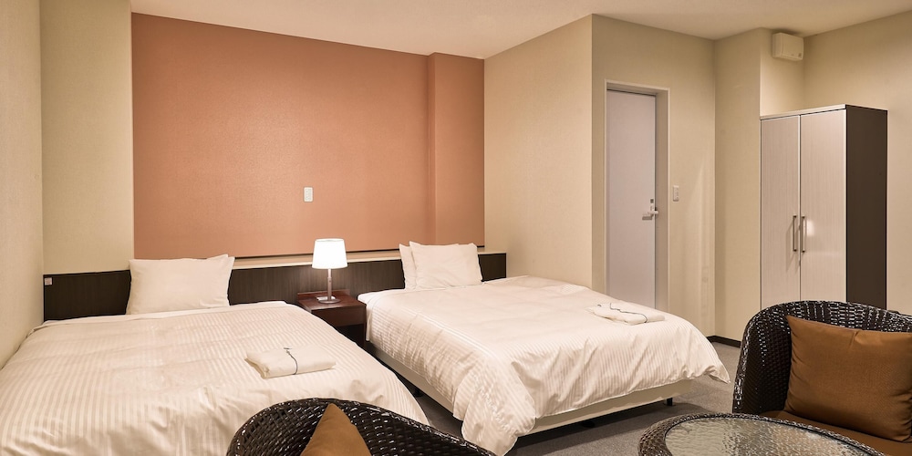 Crown Hotel Okinawa Annex 16/50