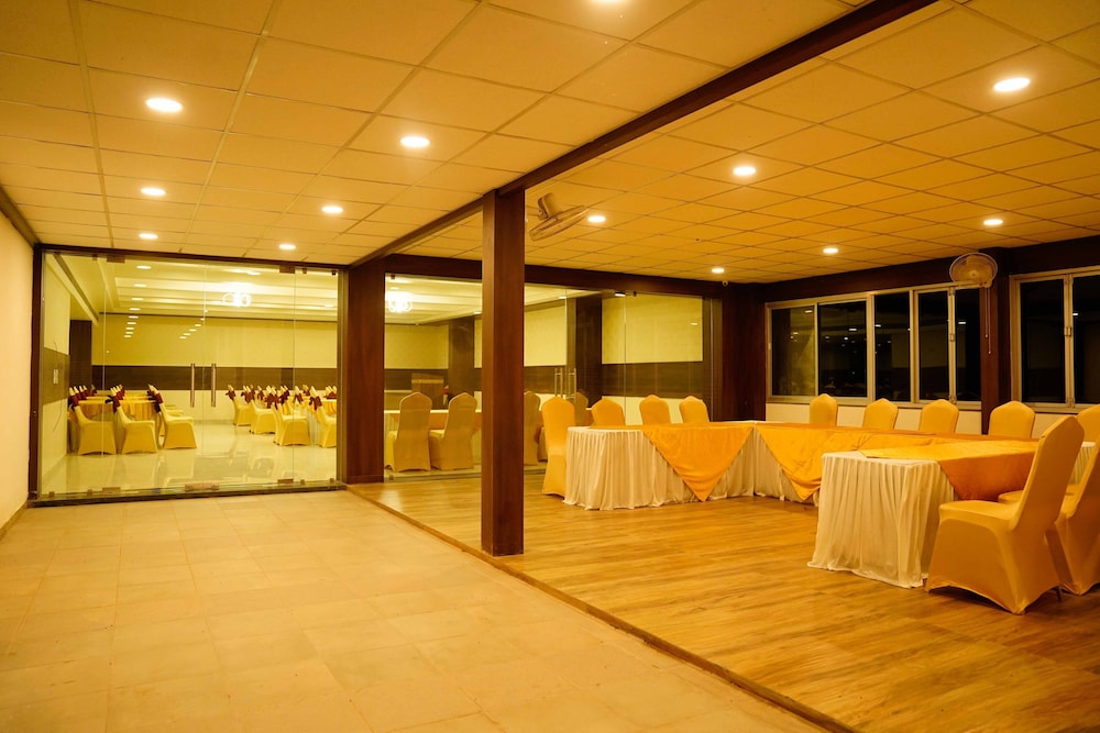 The Amer Valley By Parfait Jaipur 24/49