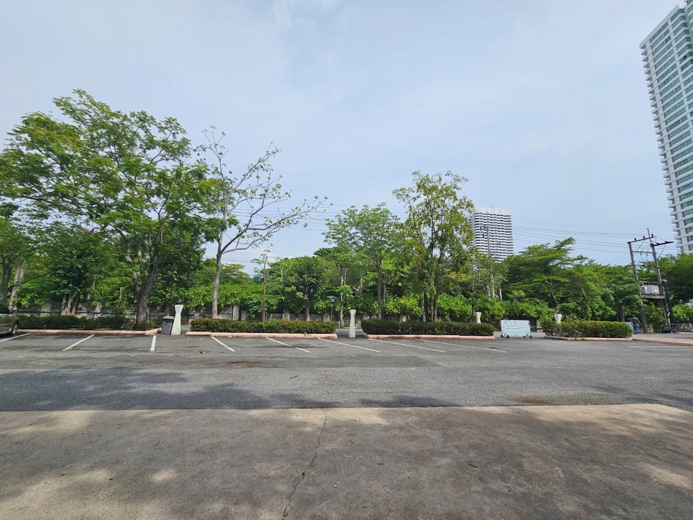 Botany Beach Resort 58/73