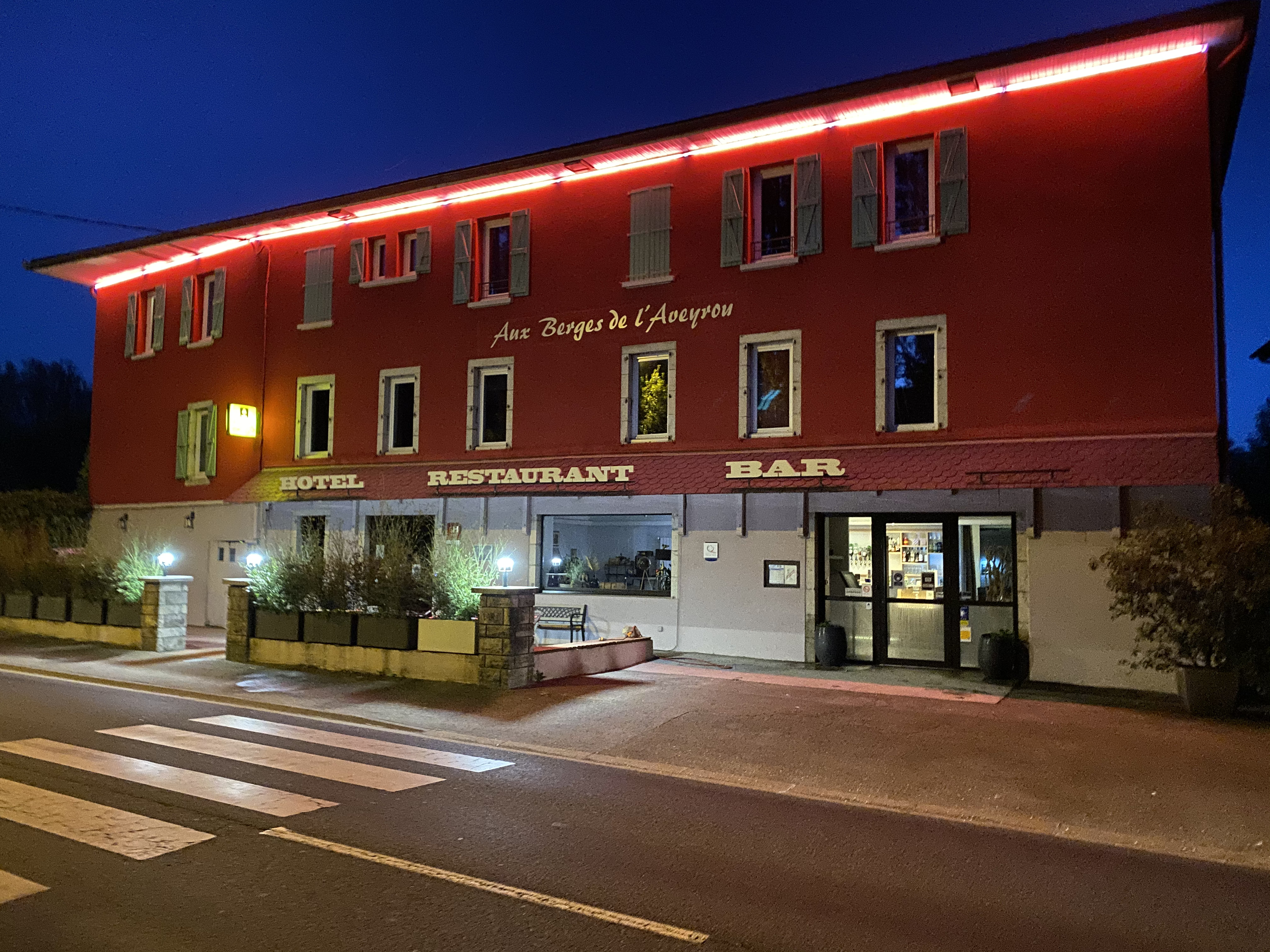 HOTEL AUX BERGES DE L'AVEYRON 2/48