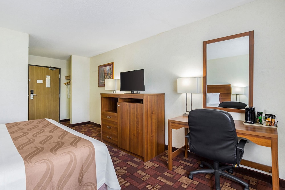 Econo Lodge Luverne I-90 24/27