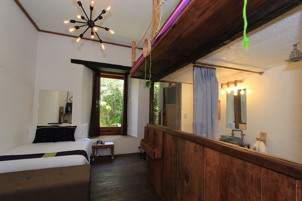 Sereno Art Hotel 12/78