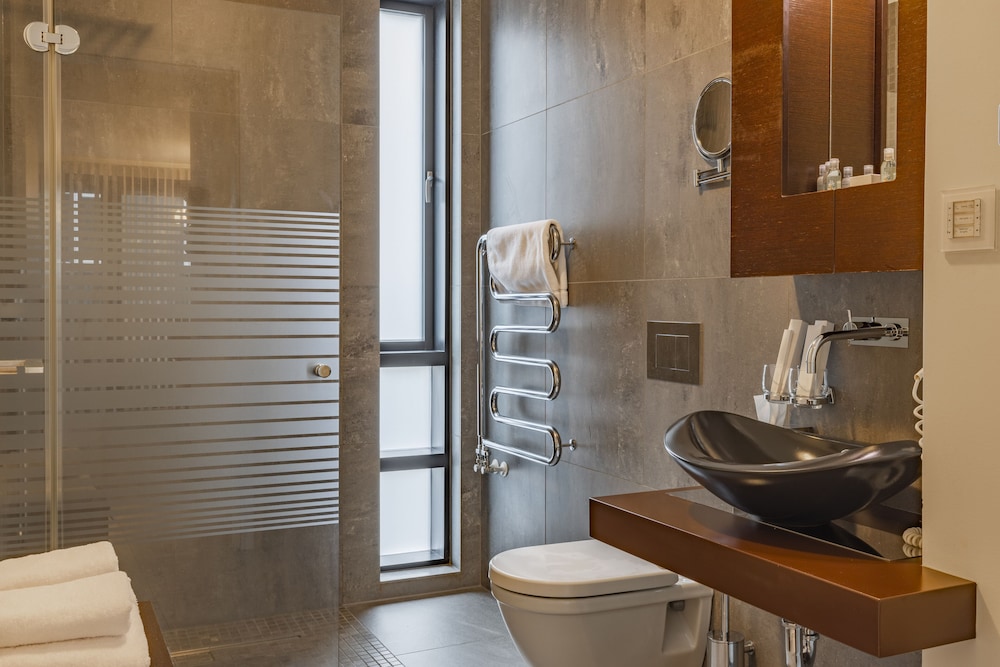 Black Pearl Luxury Apartments 64/67