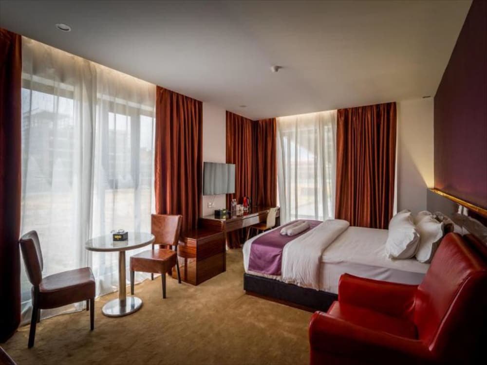 Wiwo Hotel 12/34
