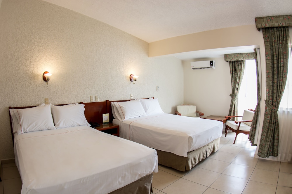 Hotel Estancia Business Class 10/50