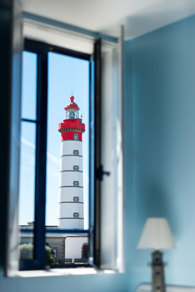 HOSTELLERIE DE LA POINTE SAINT MATHIEU 22/35