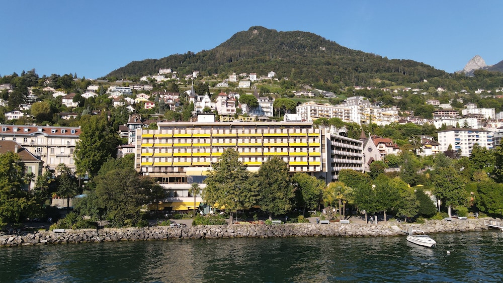 Royal Plaza Montreux Hotel 1/77