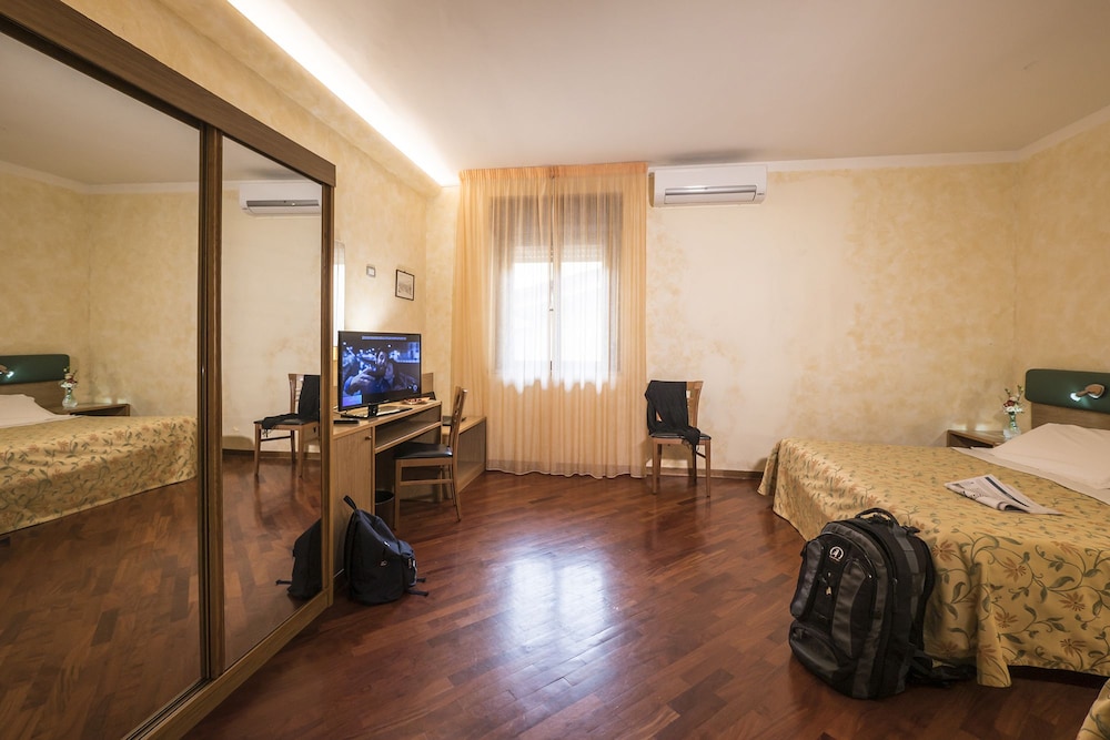 Vega Hotel Perugia 44/70