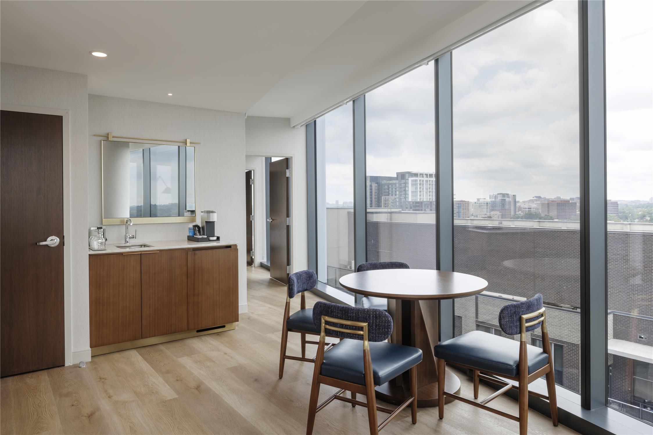 Hilton Arlington Rosslyn The Key 42/57