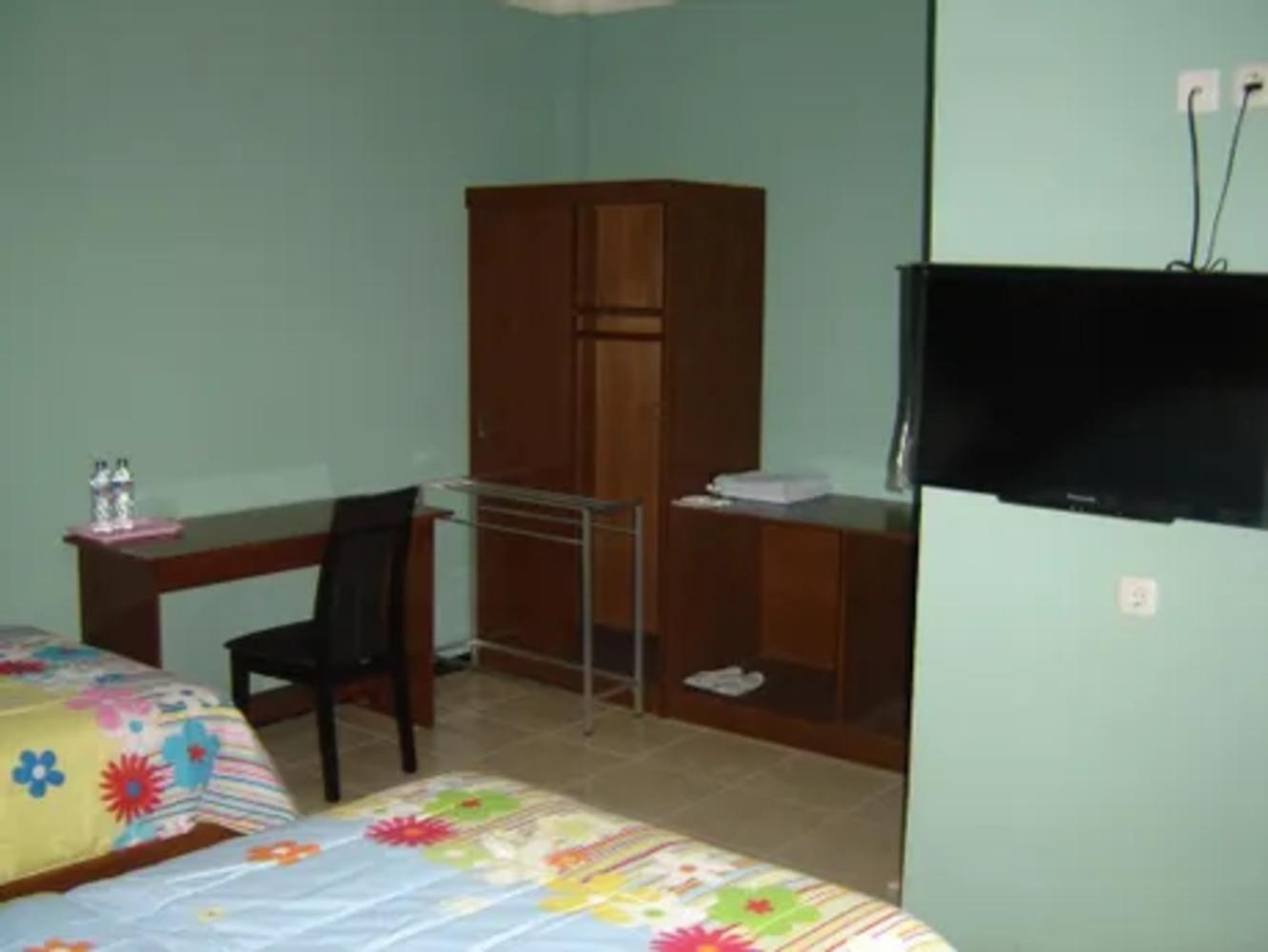 Nirwarna Hotel Bojonegoro 8/24