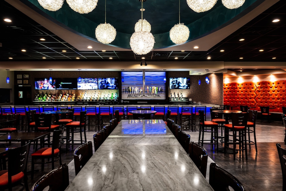 Holiday Inn Newark International Airport An Ihg Hotel 66/84