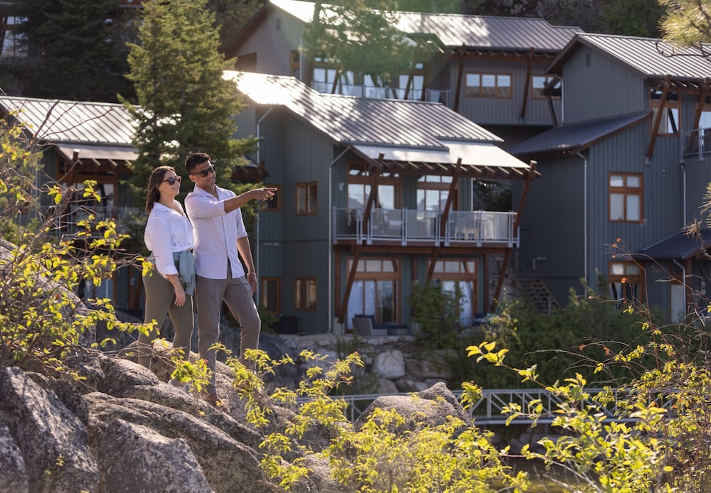 The Outback Resort 8/66