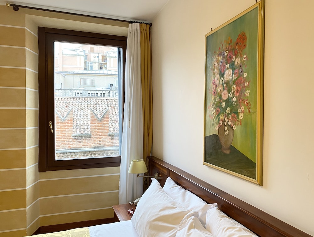Hotel Aurora 18/50