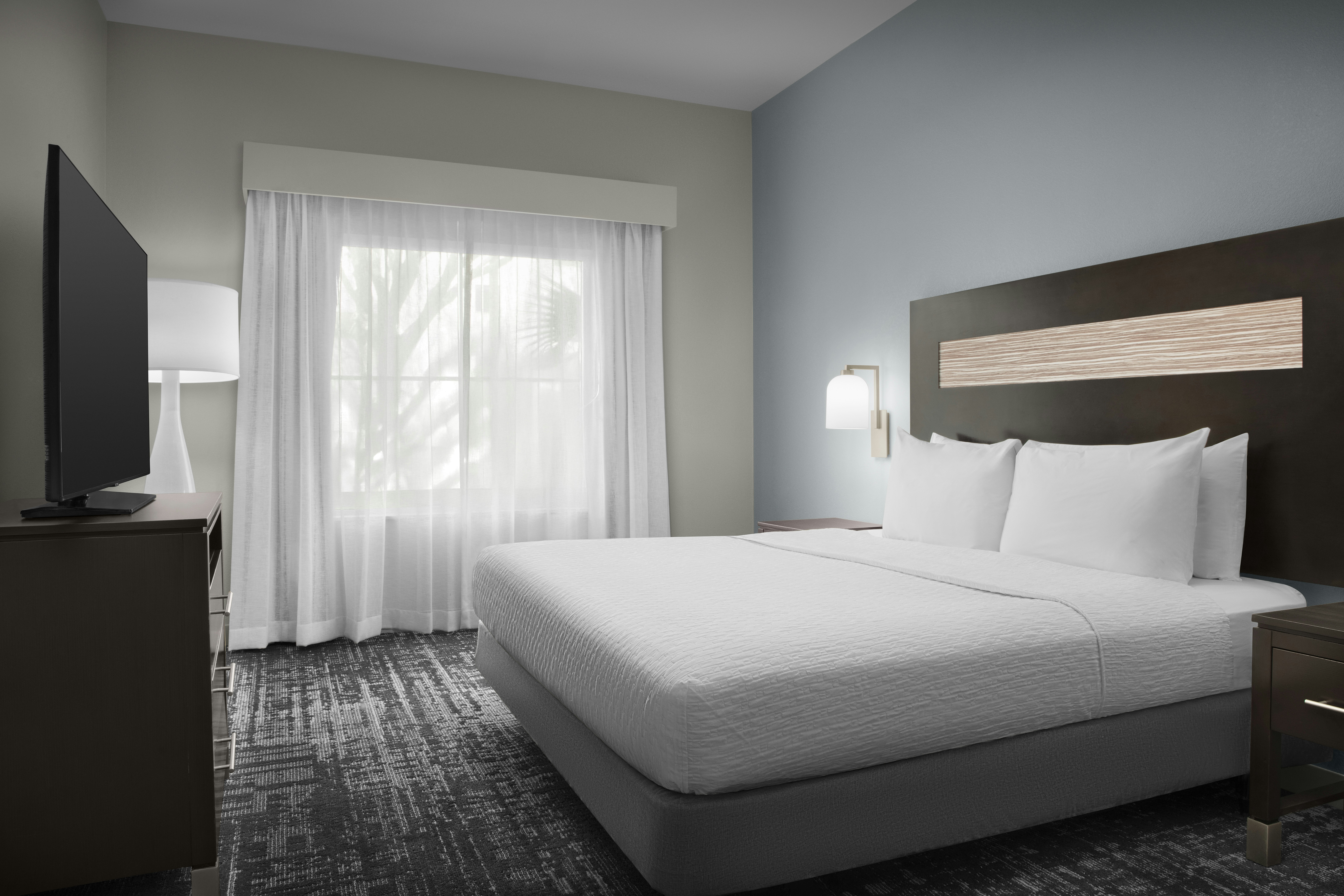 Room, King or Queen Bed, 2 Bathrooms, Accessible