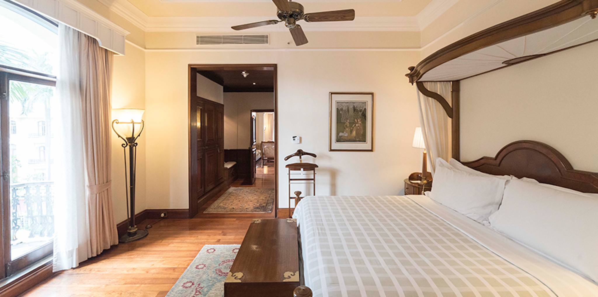 THE OBEROI GRAND 5/81