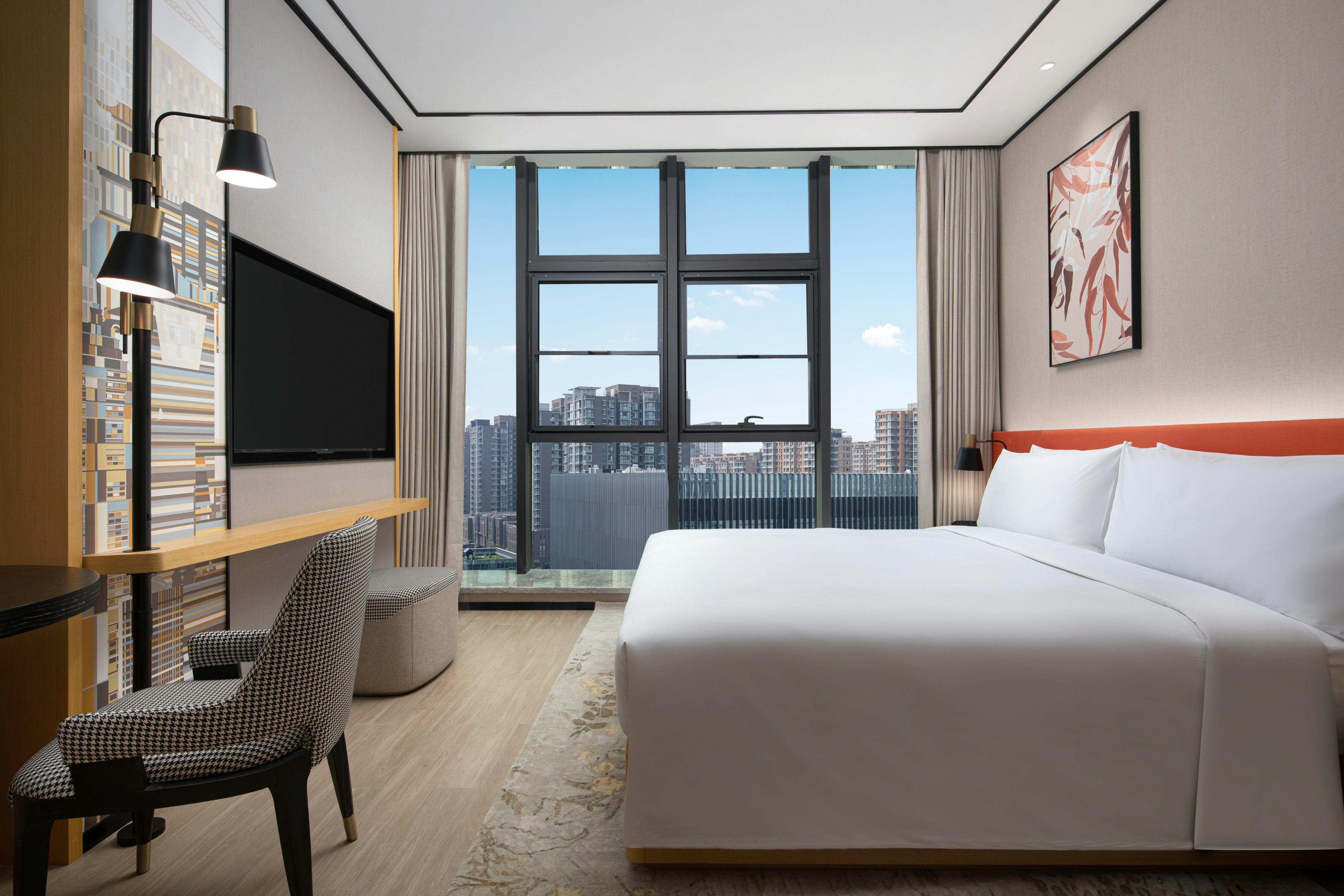 GUEST ROOM, KING BED