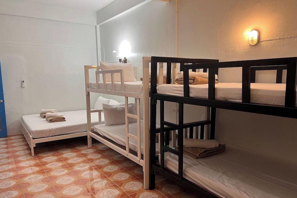 Phuket Old Town Hostel 41/61