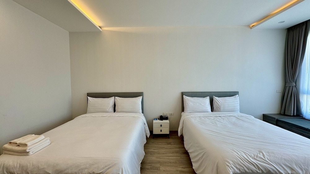 PREMIER, 2 QUEEN BEDS, PARK VIEW