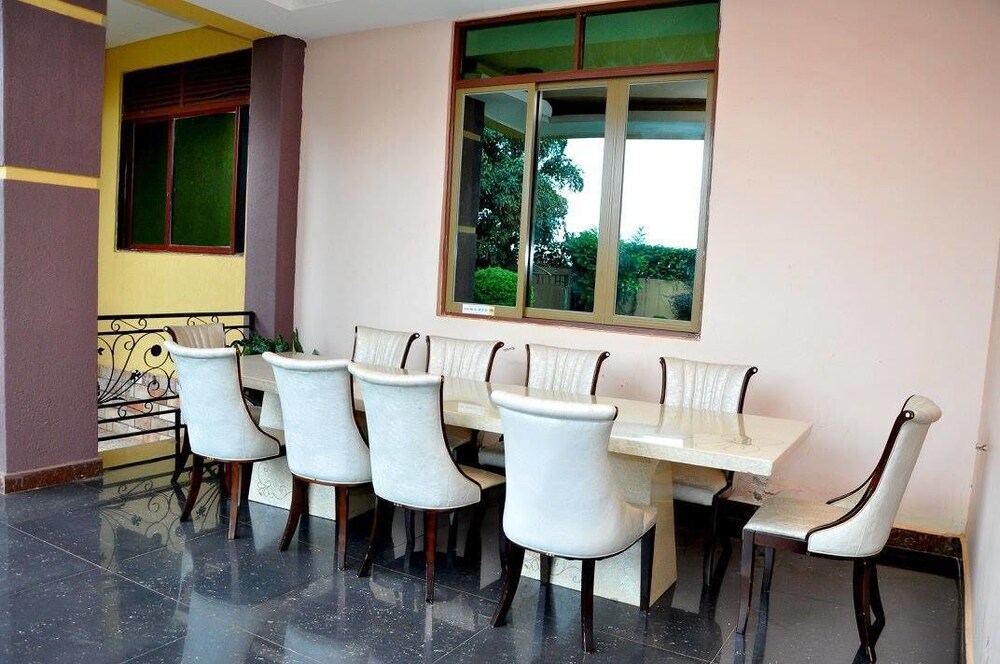 Ropani Hotel Kajjansi 20/31
