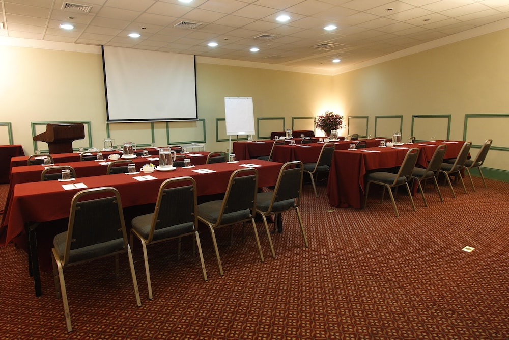 Suites Del Bosque 63/73