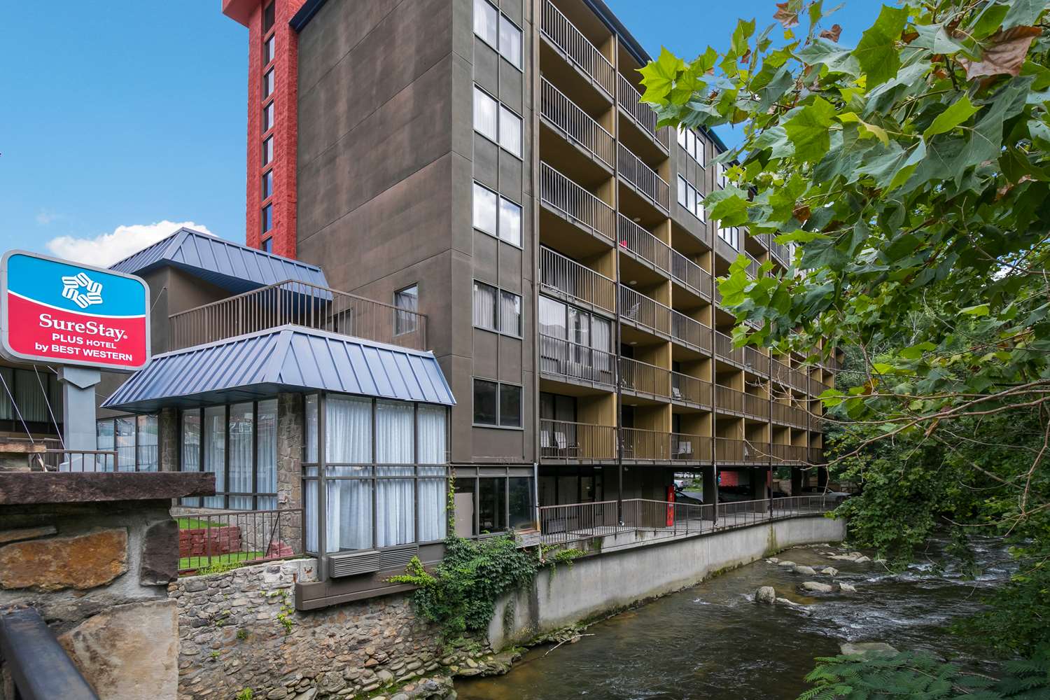 Surestay Plus Hotel By Best Western Gatlinburg 30/30