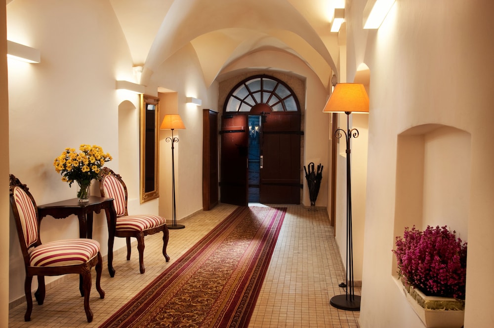 Hotel Santi 43/56